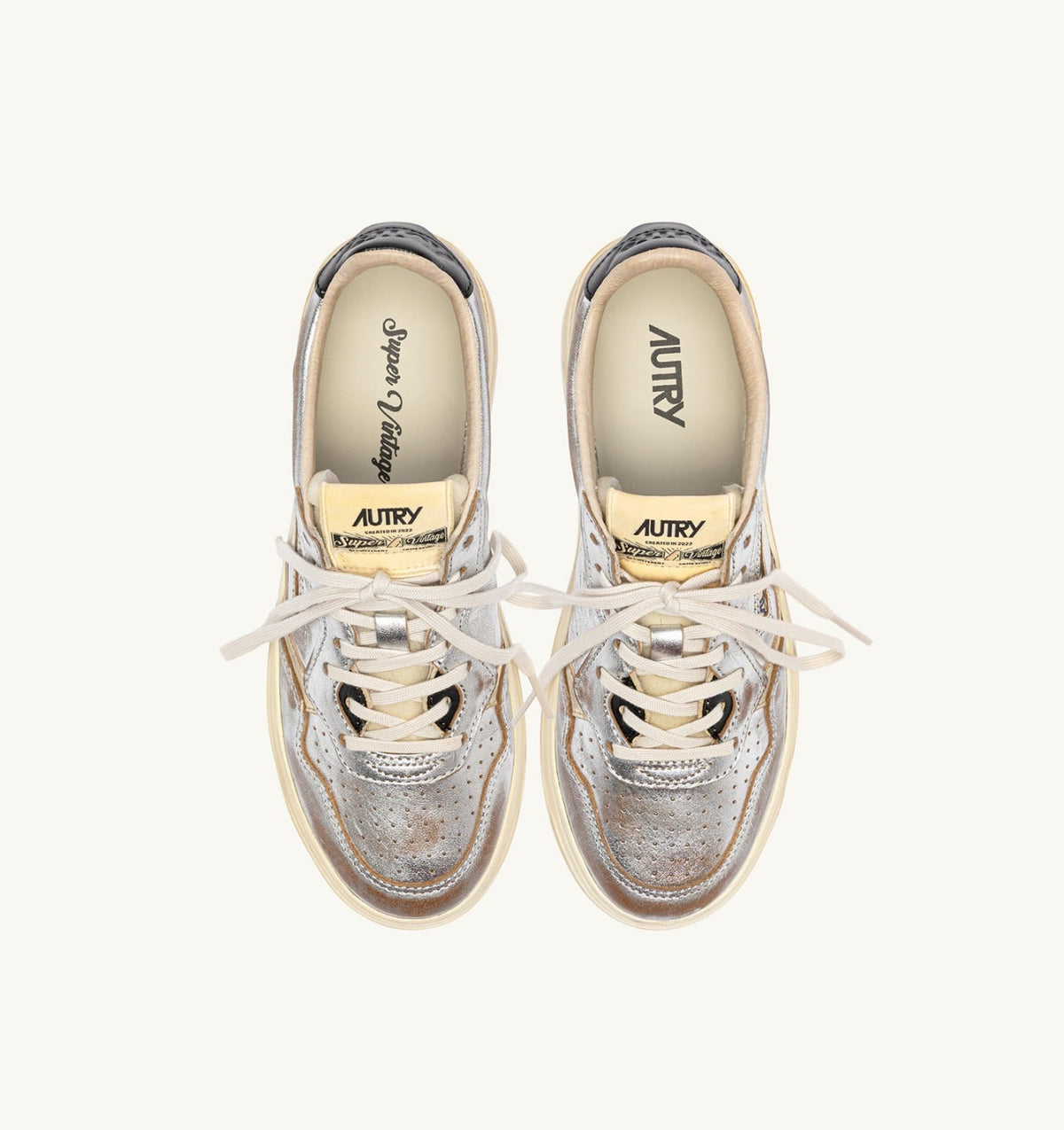 AUTRY MEDALIST LOW SUPER VINTAGE SNEAKERS IN SILVER, PLATINUM AND BLACK LEATHER