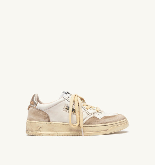 AUTRY MEDALIST LOW SUPER VINTAGE SNEAKERS IN LEATHER AND SUEDE COLOR WHITE AND GOLD