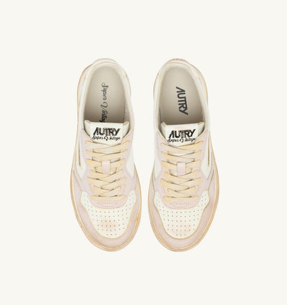 AUTRY MEDALIST LOW SUPER VINTAGE SNEAKERS IN VANILLA WHITE AND MAUVE LEATHER