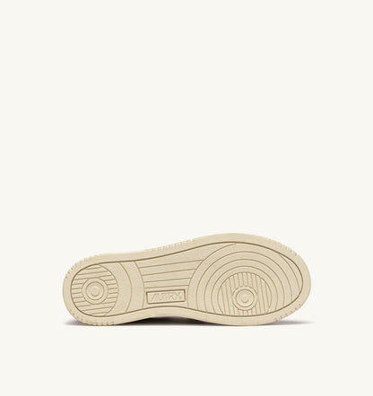 AUTRY MEDALIST LOW SUPER VINTAGE SNEAKERS IN WHITE, PEONY AND HOT FUDGE LEATHER