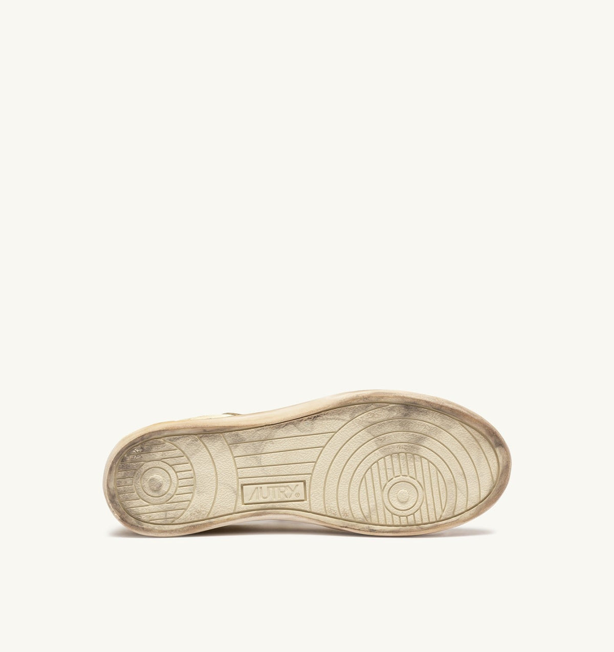 AUTRY DALLAS LOW SUPER VINTAGE SNEAKERS IN MARSHMALLOW LEATHER WITH CHARM