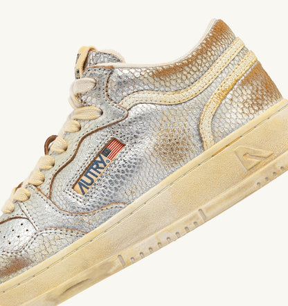 AUTRY MED-WAY SUPER VINTAGE SNEAKERS IN SILVER AND MARSHMALLOW SNAKE-PRINT LEATHER