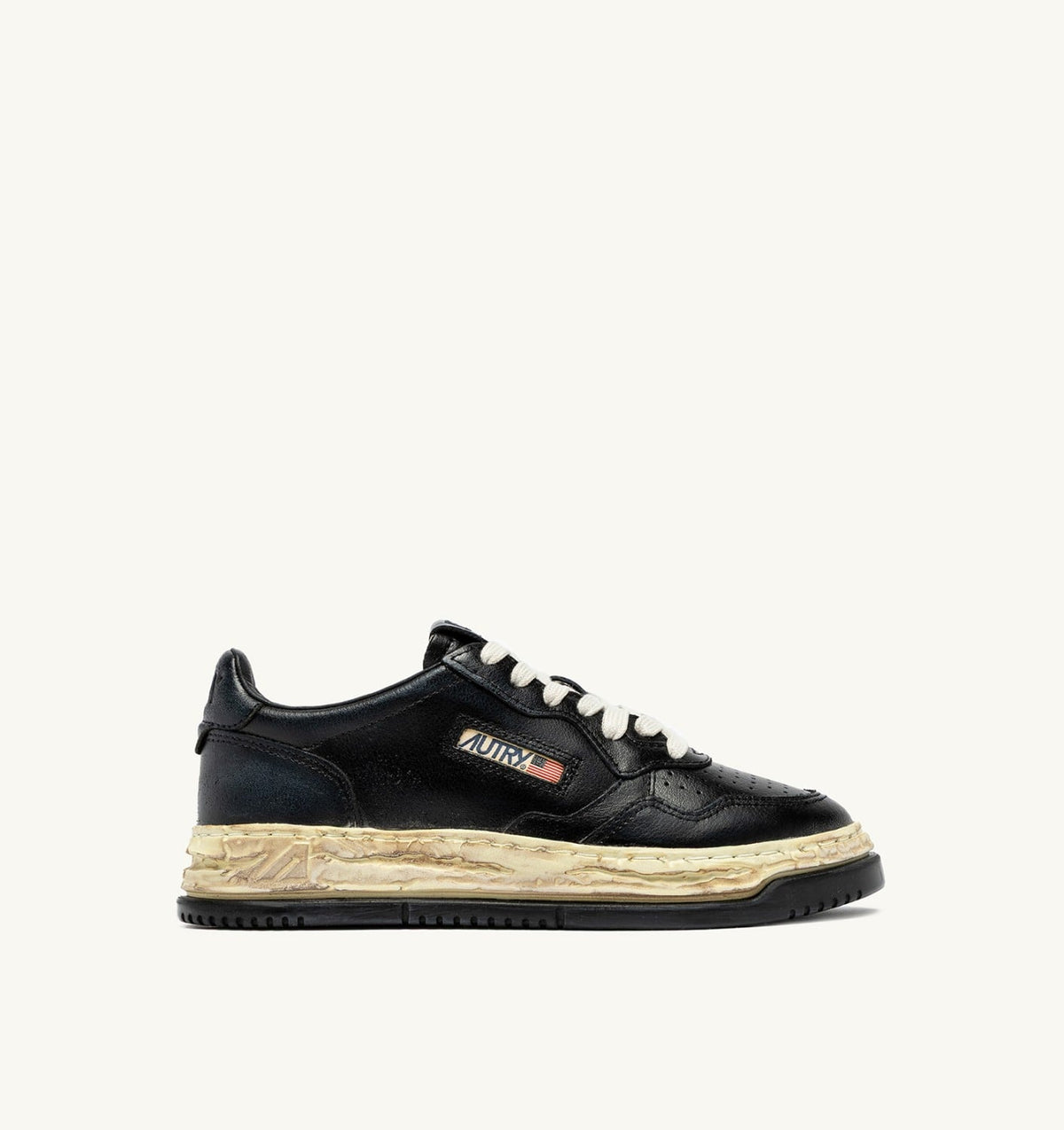 AUTRY MEDALIST LOW SUPER VINTAGE 'Autry x Maison MIHARA YASUHIRO General Scale.' SNEAKERS IN BLACK LEATHER