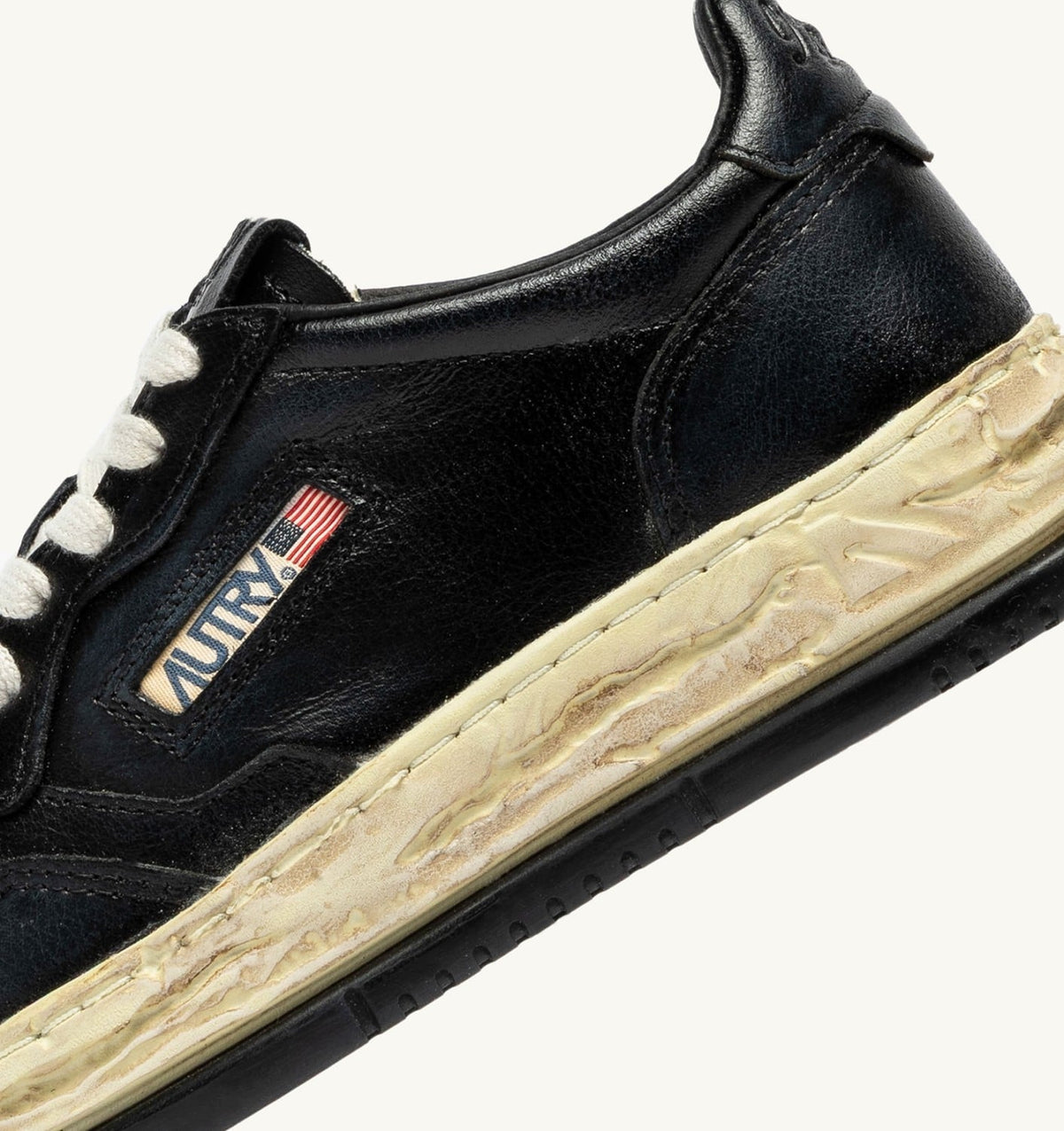 AUTRY MEDALIST LOW SUPER VINTAGE 'Autry x Maison MIHARA YASUHIRO General Scale.' SNEAKERS IN BLACK LEATHER