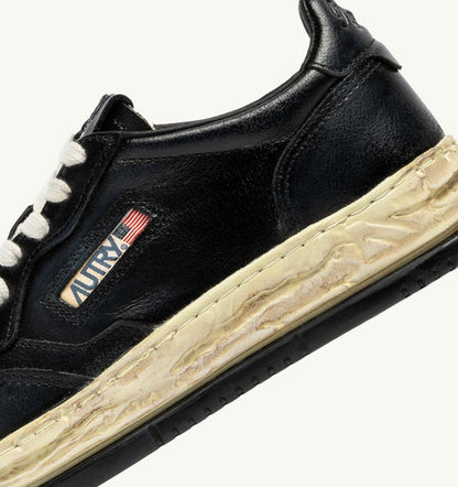 AUTRY MEDALIST LOW SUPER VINTAGE 'Autry x Maison MIHARA YASUHIRO General Scale.' SNEAKERS IN BLACK LEATHER