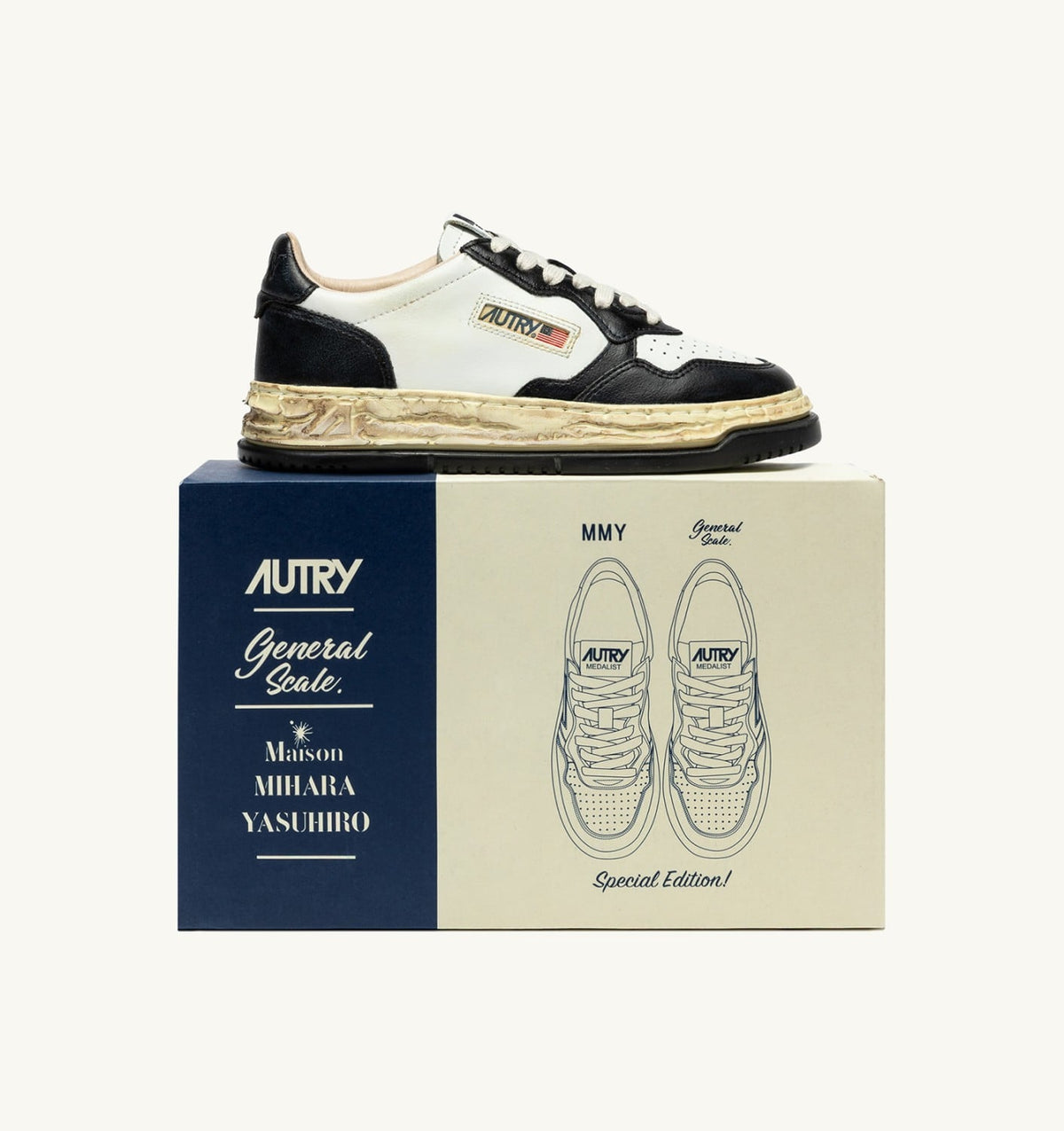 AUTRY MEDALIST LOW SUPER VINTAGE 'Autry x Maison MIHARA YASUHIRO General Scale.' SNEAKERS IN WHITE AND BLACK LEATHER