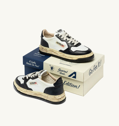 AUTRY MEDALIST LOW SUPER VINTAGE 'Autry x Maison MIHARA YASUHIRO General Scale.' SNEAKERS IN WHITE AND BLACK LEATHER