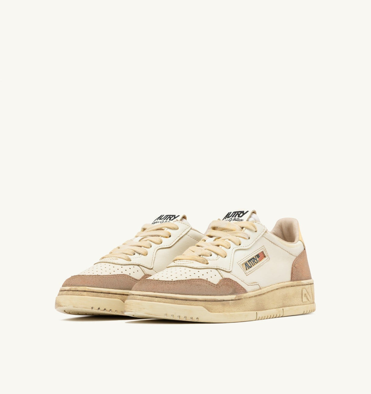 AUTRY MEDALIST LOW SUPER VINTAGE SNEAKERS IN WHITE AND PHARD LEATHER AND SUEDE
