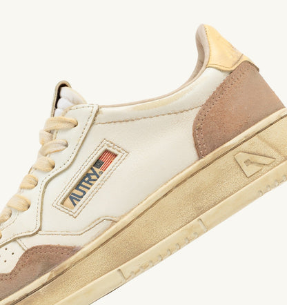 AUTRY MEDALIST LOW SUPER VINTAGE SNEAKERS IN WHITE AND PHARD LEATHER AND SUEDE