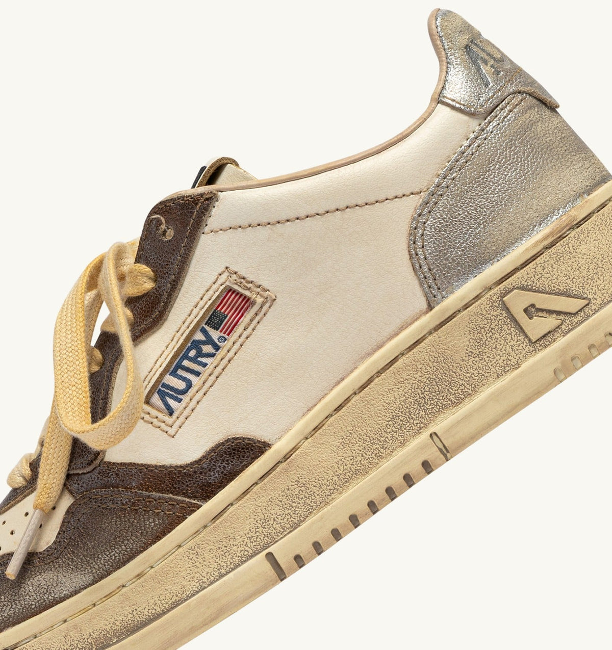 AUTRY MEDALIST LOW SUPER VINTAGE SNEAKERS IN CHOCOLATE AND SILVER LEATHER