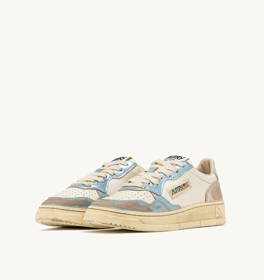 AUTRY MEDALIST LOW SUPER VINTAGE SNEAKERS IN SILVER AND BLUE LEATHER