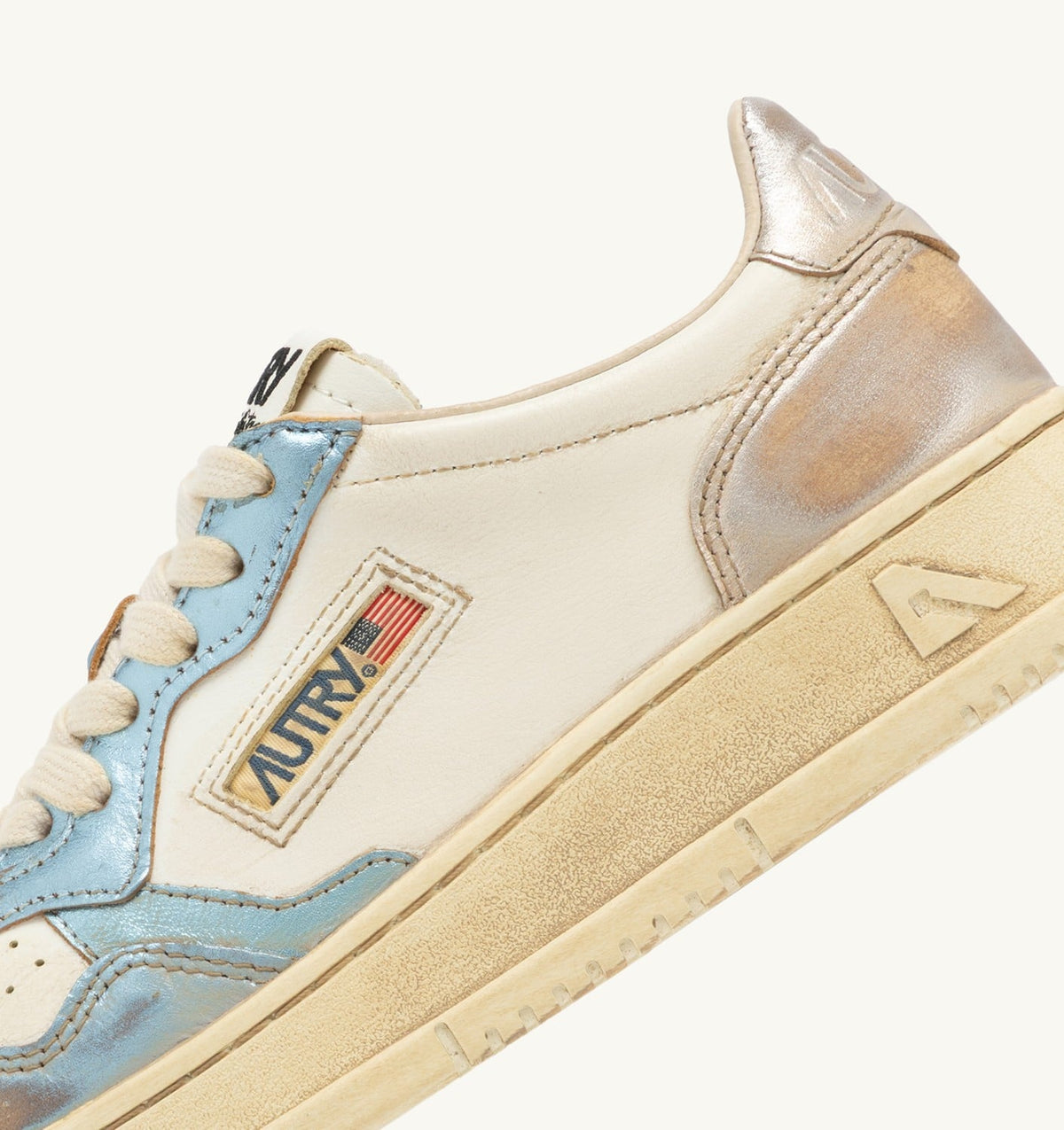AUTRY MEDALIST LOW SUPER VINTAGE SNEAKERS IN SILVER AND BLUE LEATHER