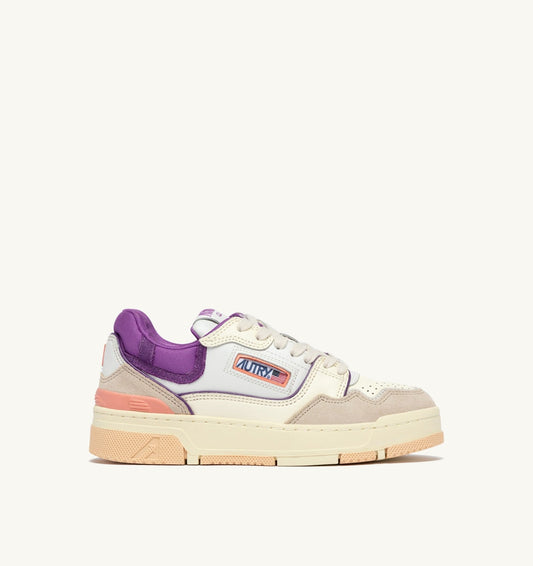 AUTRY SNEAKERS CLC LOW IN WHITE SAND AND DEWBERRY LEATHER AND SUEDE