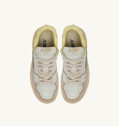 AUTRY SNEAKERS CLC LOW IN WHITE BOULDER AND LEMON MERINGUE LEATHER AND SUEDE