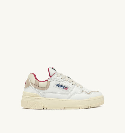 AUTRY CLC LOW SNEAKERS IN WHITE LEATHER AND SAND SUEDE