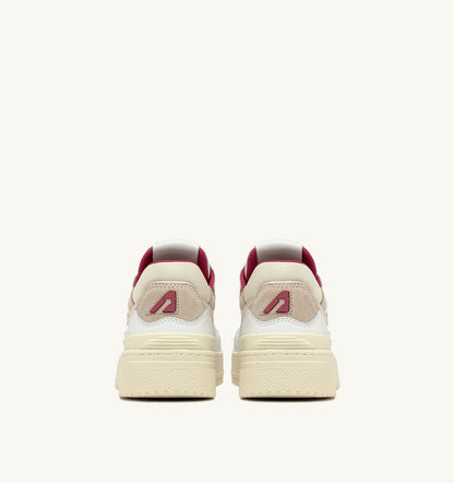 AUTRY CLC LOW SNEAKERS IN WHITE LEATHER AND SAND SUEDE
