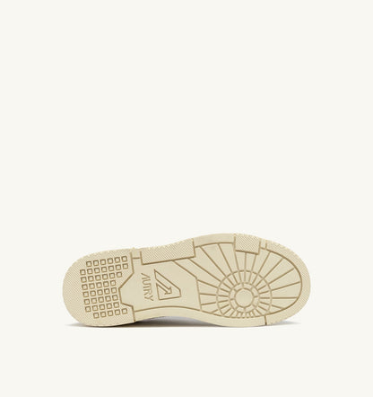 AUTRY CLC LOW SNEAKERS IN WHITE LEATHER AND SAND SUEDE