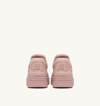 AUTRY CLC LOW SNEAKERS IN PEACH WHIP LEATHER
