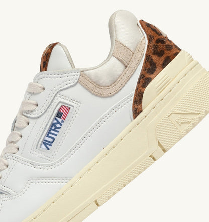 AUTRY CLC LOW SNEAKERS IN LEATHER COLOR WHITE AND LEOPARD