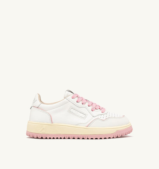 AUTRY GOLF LOW SNEAKERS IN WHITE AND CORAL BLUSH LEATHER