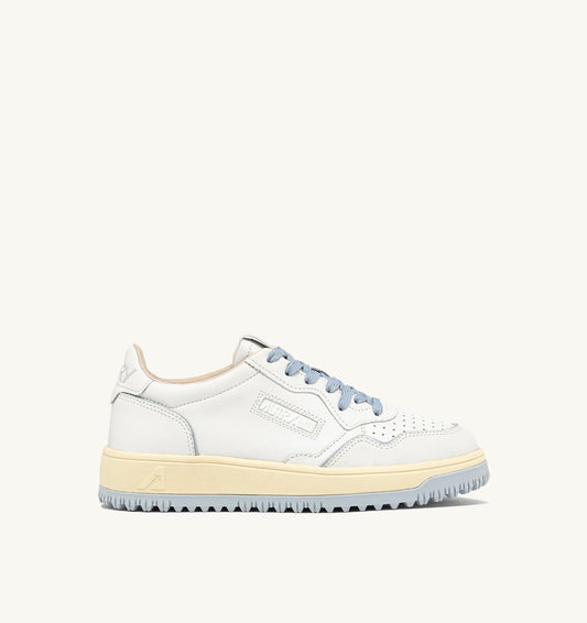 AUTRY GOLF LOW SNEAKERS IN LEATHER COLOR WHITE AND PEARL BLUE