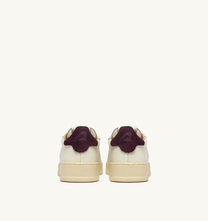 AUTRY DALLAS LOW SNEAKERS IN MARSHMALLOW AND FIG LEATHER