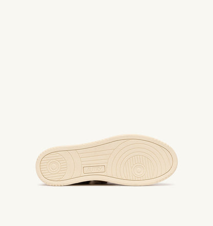 AUTRY DALLAS LOW SNEAKERS IN PEANUT SUEDE