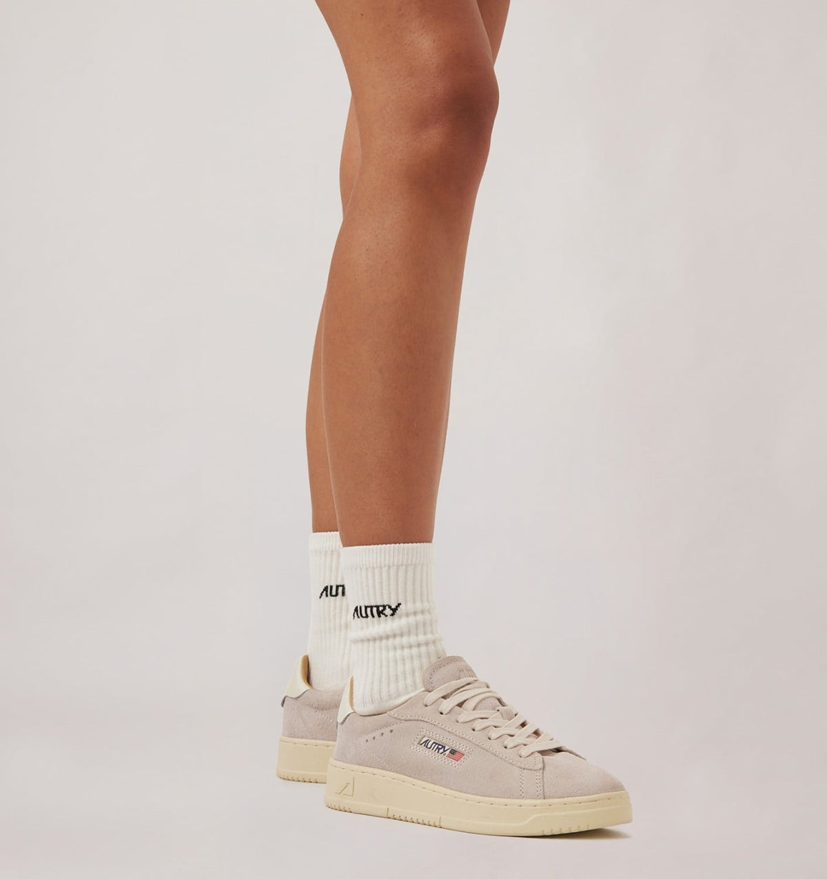 AUTRY DALLAS LOW SNEAKERS IN WHITE SUEDE