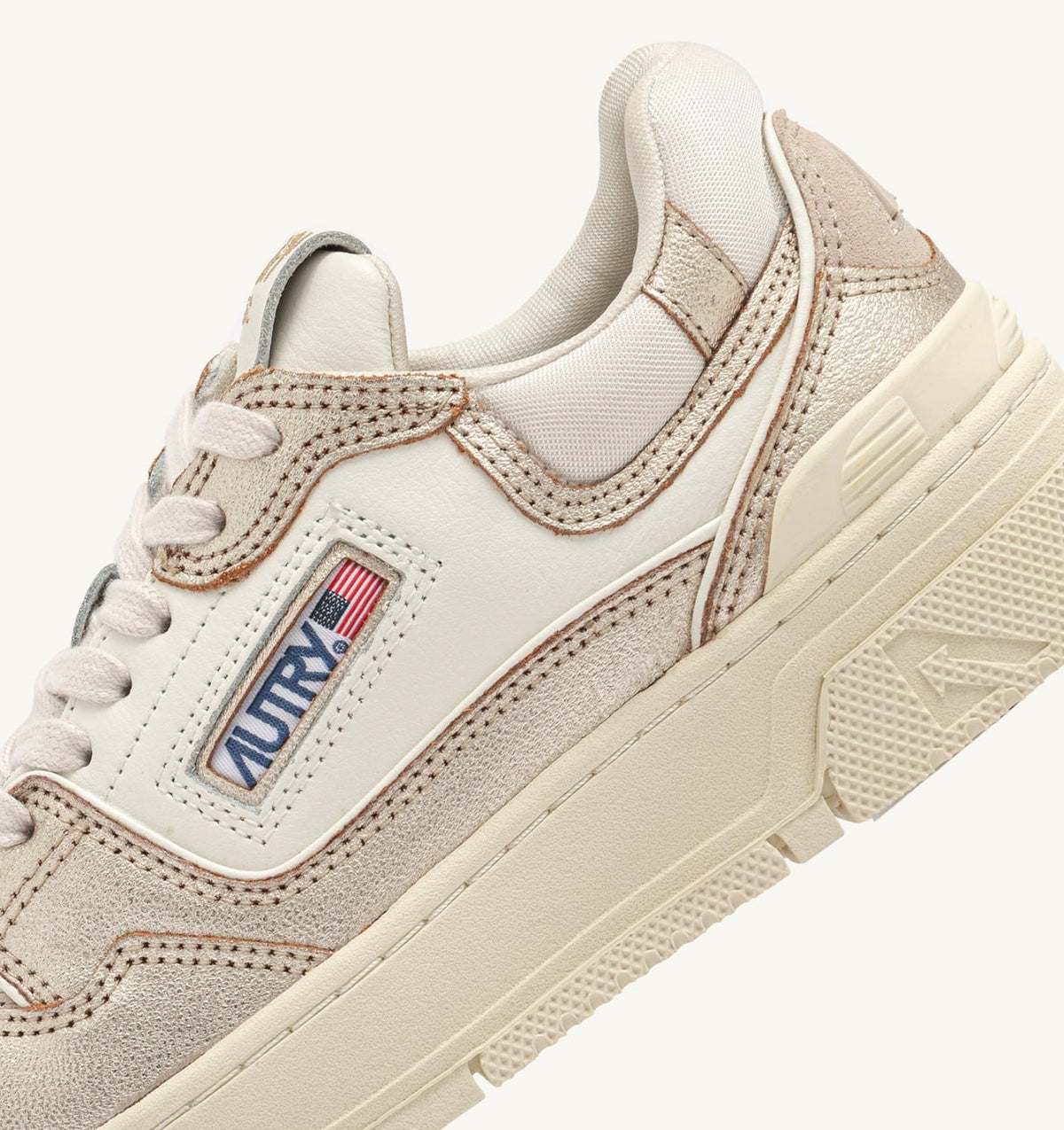 AUTRY CLC LOW SNEAKERS IN PLATINUM LEATHER AND SUEDE