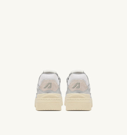 AUTRY CLC LOW SNEAKERS IN SILVER-TONE LEATHER