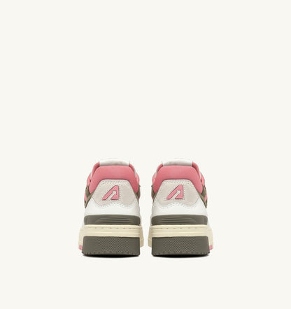 AUTRY CLC LOW SNEAKERS IN WHITE AND GERANIUM LEATHER SUEDE