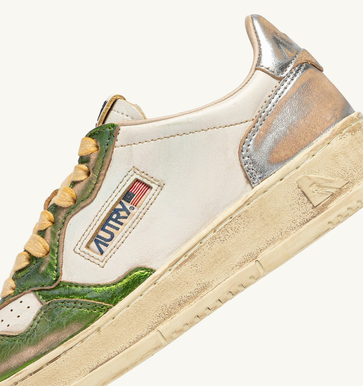 AUTRY MEDALIST LOW SUPER VINTAGE SNEAKERS IN GUN AND GREEN LEATHER
