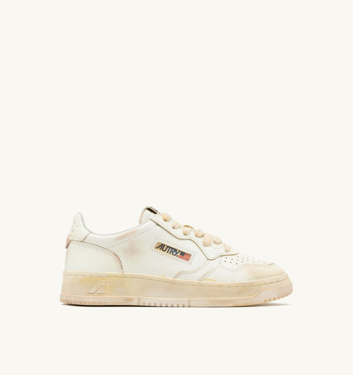 AUTRY MEDALIST LOW SUPER VINTAGE SNEAKERS IN WHITE LEATHER