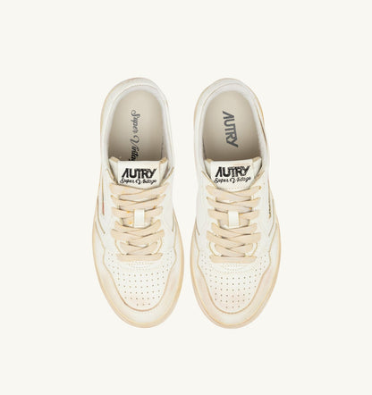 AUTRY MEDALIST LOW SUPER VINTAGE SNEAKERS IN WHITE LEATHER