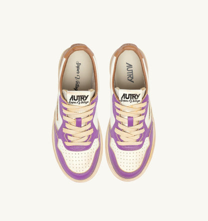 AUTRY MEDALIST LOW SUPER VINTAGE SNEAKERS IN WHITE APPLE CINNAMON AND DEWBERRY LEATHER