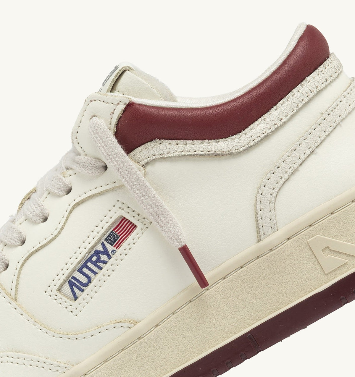 AUTRY MED-WAY SNEAKERS IN LEATHER COLOR MARSHMALLOW AND SYRAH