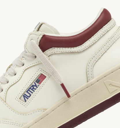 AUTRY MED-WAY SNEAKERS IN LEATHER COLOR MARSHMALLOW AND SYRAH