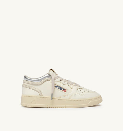 AUTRY MED-WAY SNEAKERS IN LEATHER COLOR MARSHMALLOW AND SILVER