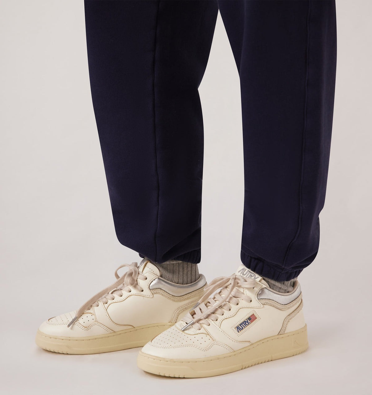 AUTRY MED-WAY SNEAKERS IN LEATHER COLOR MARSHMALLOW AND SILVER