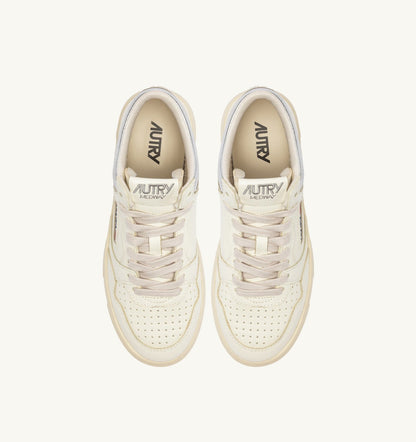 AUTRY MED-WAY SNEAKERS IN LEATHER COLOR MARSHMALLOW AND SILVER