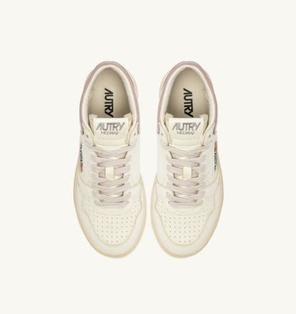AUTRY MED-WAY SNEAKERS IN LEATHER COLOR MARSHMALLOW AND ZEPHYR