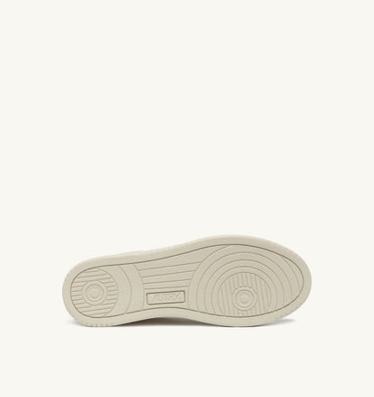 AUTRY MED-WAY SNEAKERS IN LEATHER COLOR MARSHMALLOW AND WHITE