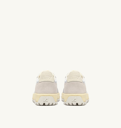 AUTRY WILDPACE LOW SNEAKERS IN WHITE AND MARSHMALLOW DRAGON MESH AND SUEDE