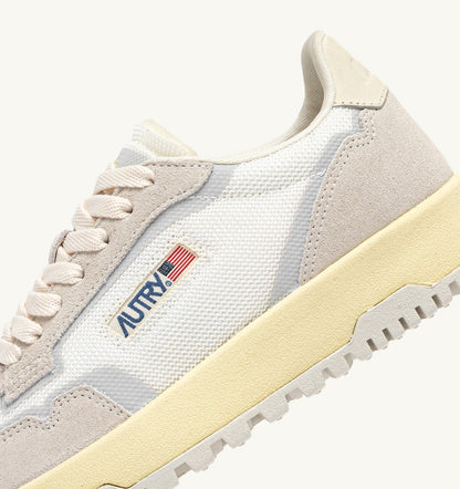 AUTRY WILDPACE LOW SNEAKERS IN WHITE AND MARSHMALLOW DRAGON MESH AND SUEDE