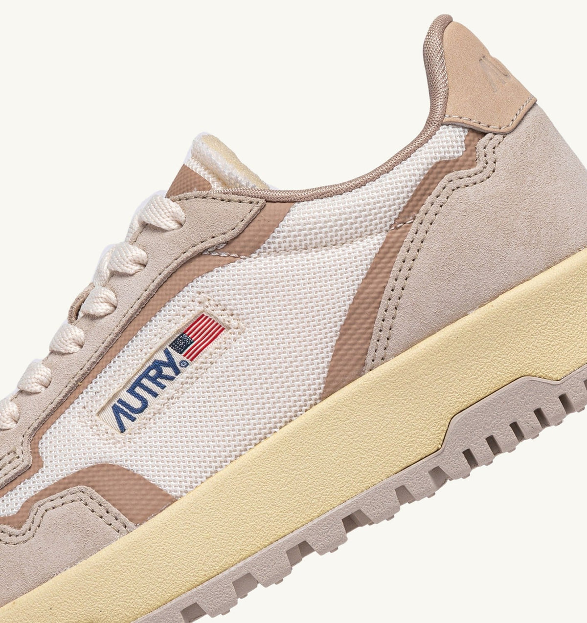 AUTRY WILDPACE LOW SNEAKERS IN WHISPER WHITE AND SAND DRAGON MESH AND SUEDE