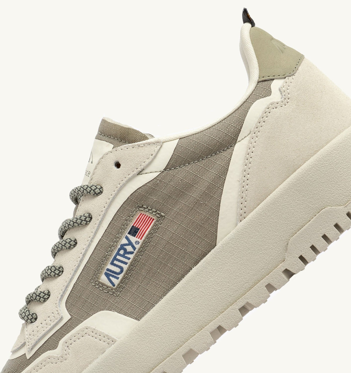 AUTRY WILDPACE LOW SNEAKERS IN ELMOND AND WHITE CORDURA AND SUEDE