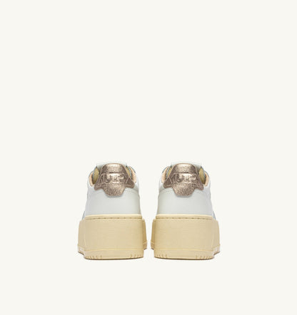 AUTRY MEDALIST PLATFORM SNEAKERS IN FEATHER GRAY AND WHITE SUEDE AND LEATHER