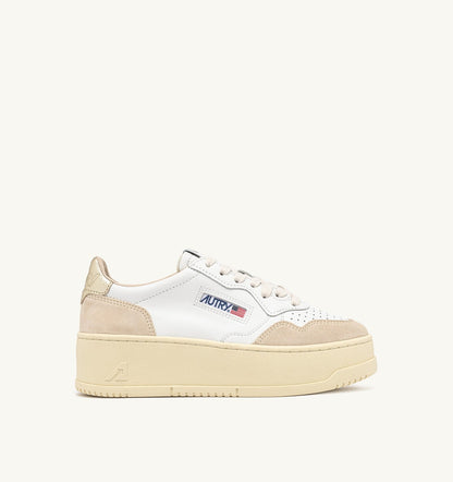 AUTRY MEDALIST PLATFORM SNEAKERS IN WHITE AND PLATINUM SUEDE AND LEATHER