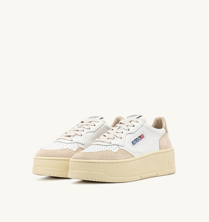 AUTRY MEDALIST PLATFORM SNEAKERS IN WHITE AND PLATINUM SUEDE AND LEATHER
