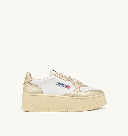 AUTRY MEDALIST PLATFORM SNEAKERS IN WHITE AND METALIZED PLATINUM LEATHER